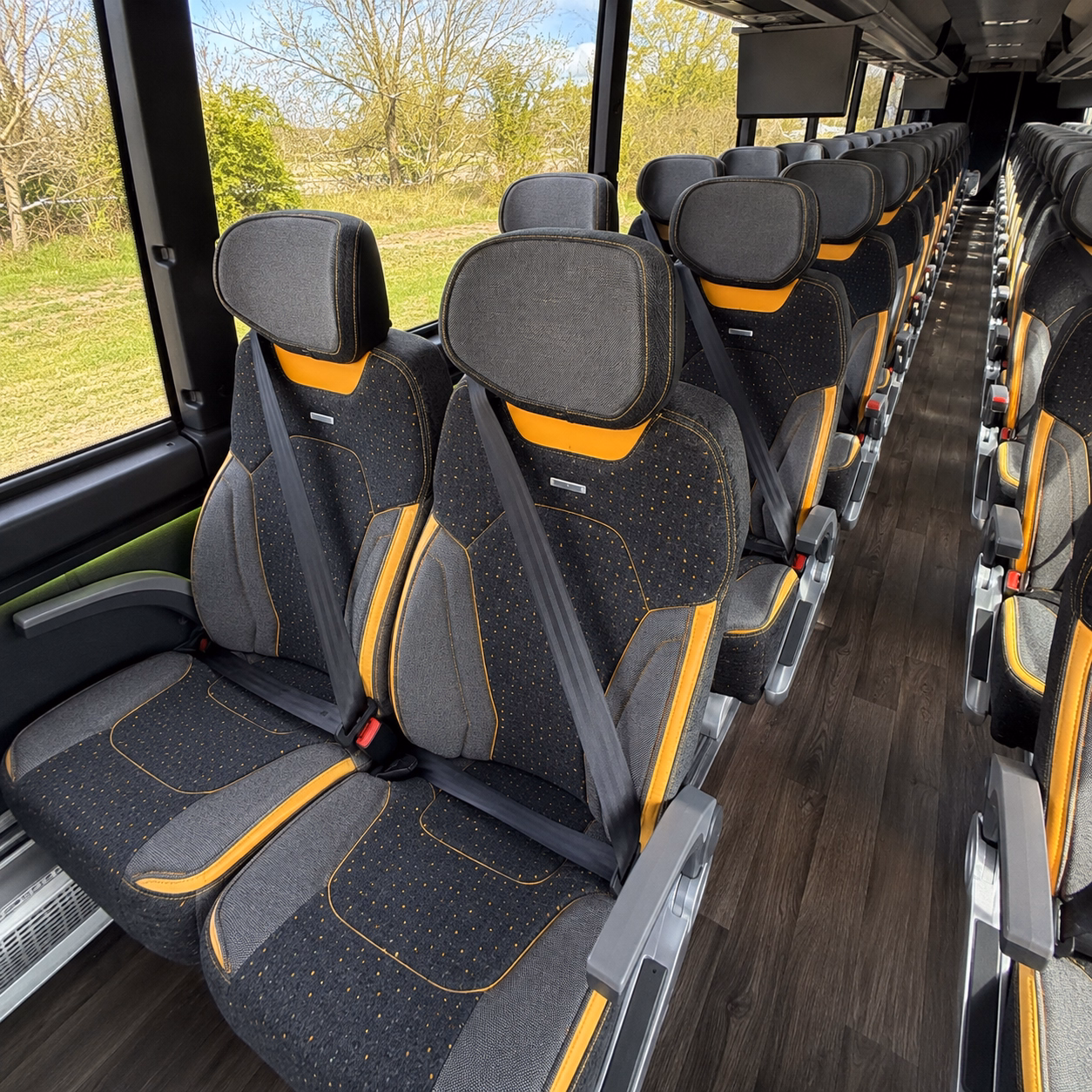 hesperia apple valley charter buses